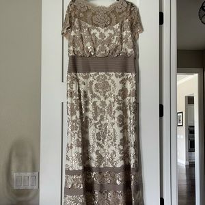 Beautiful Bloomingdales gown worn once! ❤️